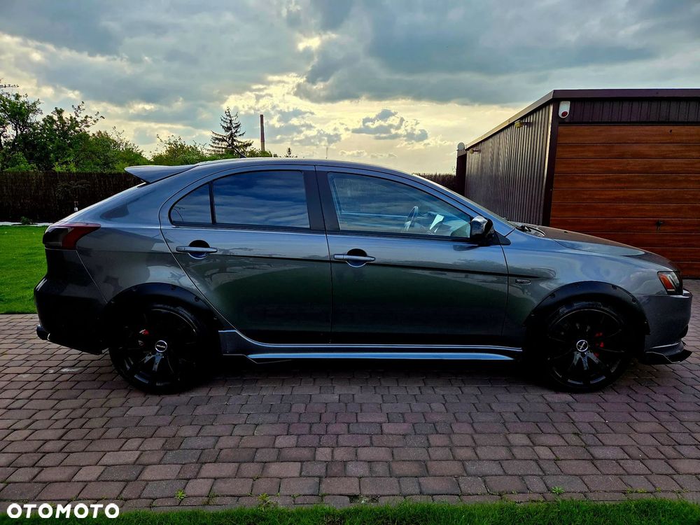 Mitsubishi Lancer - 10
