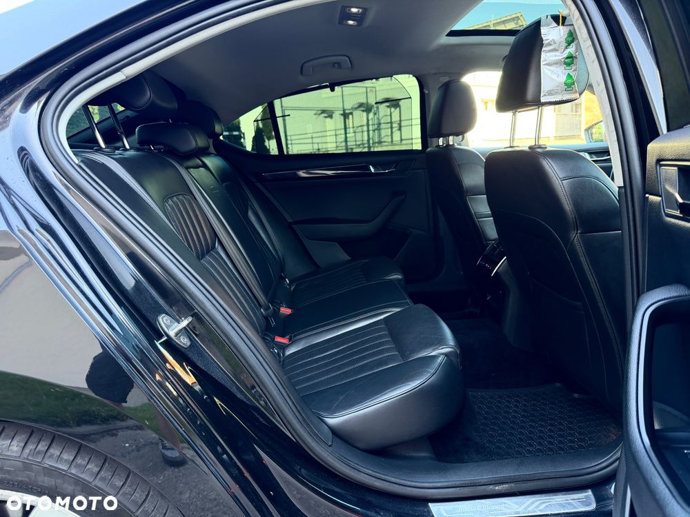 Skoda Superb 2.0 TDI L&K DSG - 38