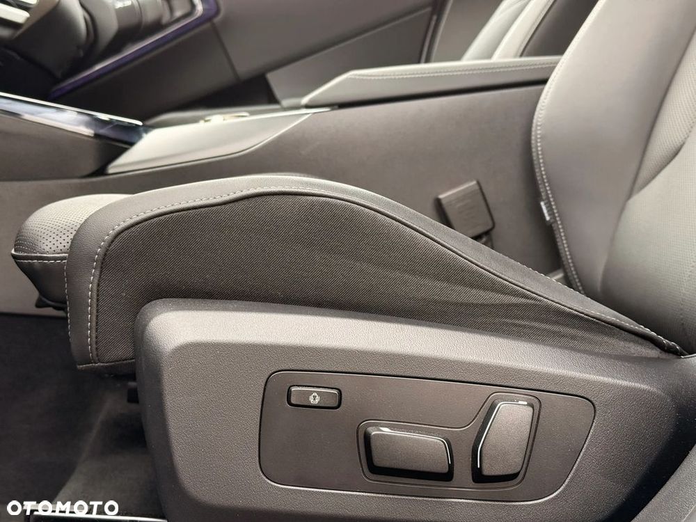BMW X3 xDrive20d mHEV - 25