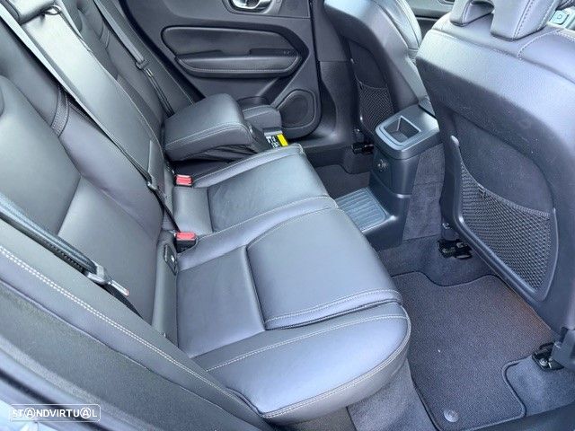 Volvo XC 60 2.0 T6 PHEV Plus Dark AWD - 11