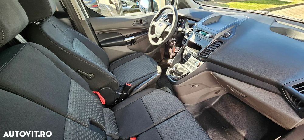 Ford Transit Connect - 9