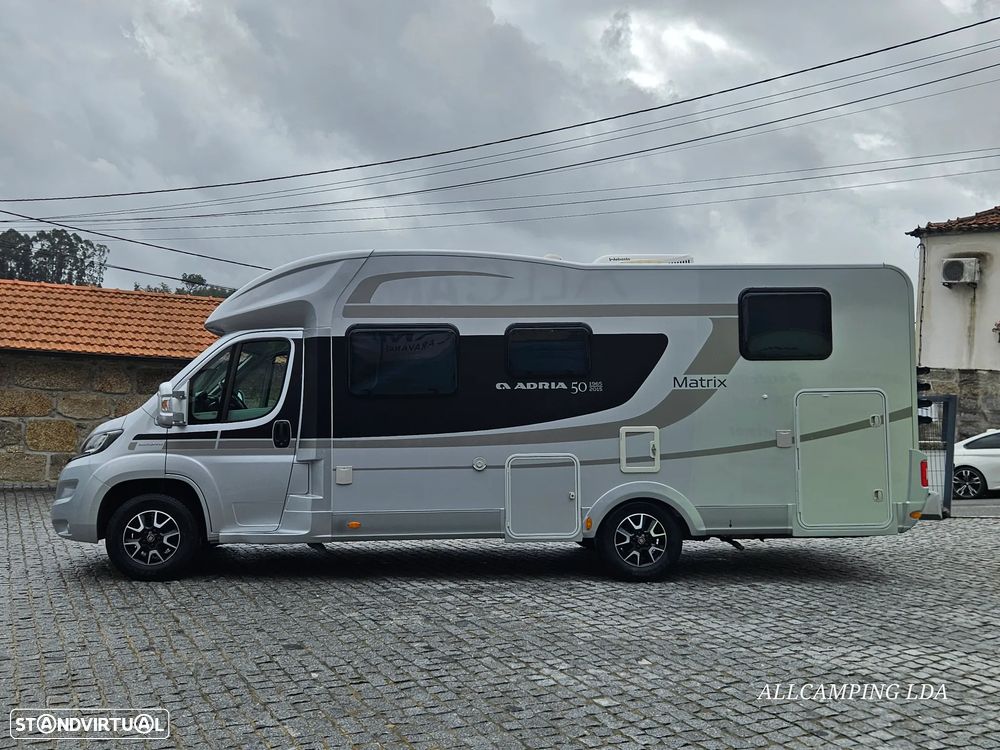 Adria Matrix M670SBC 50 YEARS 5 LUGARES DE LIVRETE CAMA CENTRAL + BASCULANTE - 17