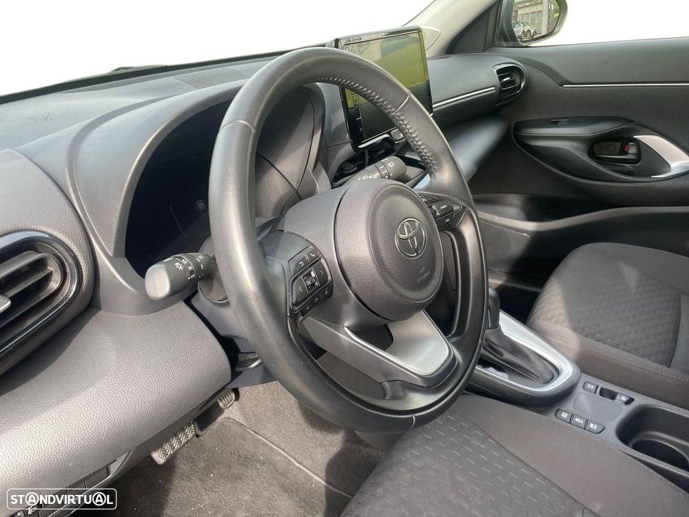 Toyota Yaris Cross 1.5 HDF Comfort Plus - 14