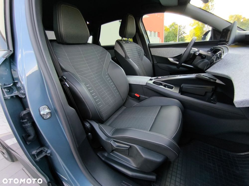 Peugeot 3008 1.2 PureTech mHEV Allure Pack S&S e-DCS6 - 18
