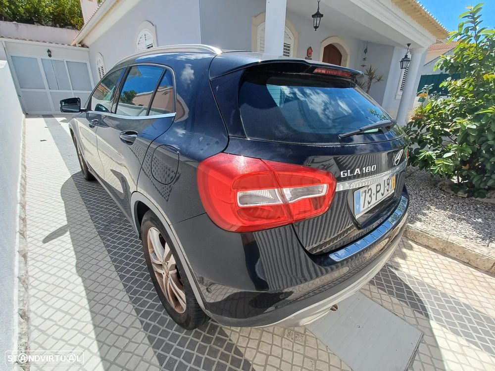 Mercedes-Benz GLA 180 CDI Urban - 4