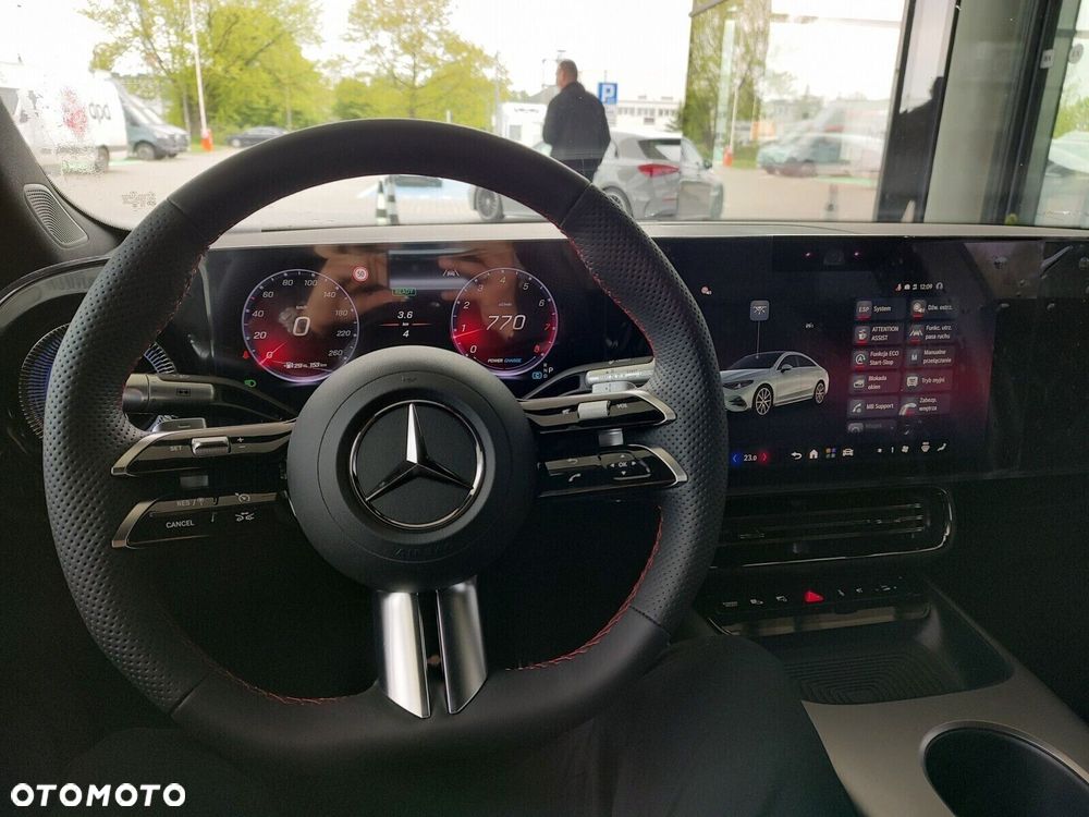 Mercedes-Benz CLA - 12