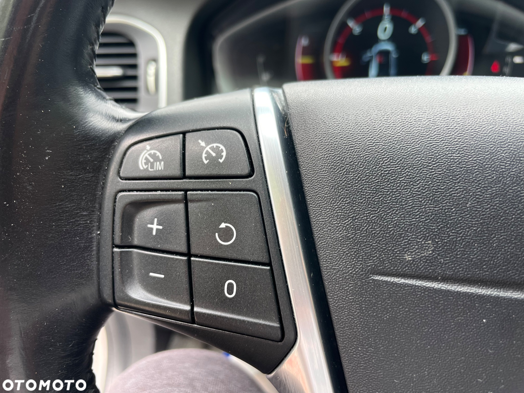 Volvo V60 D3 Geartronic Momentum - 19