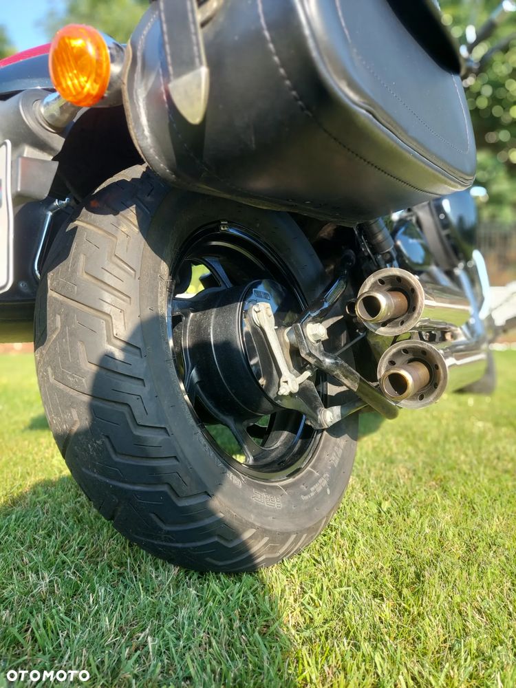 Suzuki Intruder - 8