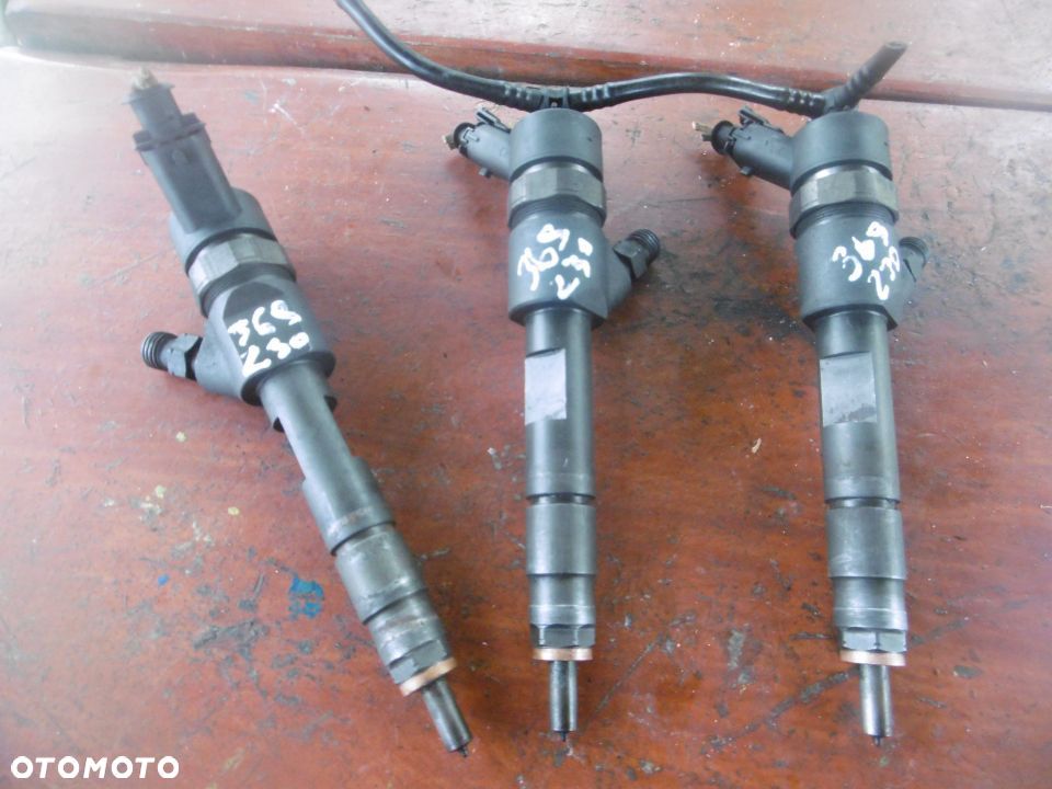 Wtryskiwacz scenic Laguna MEGANE 1,9DCI 8200389369 0445110230 - 1