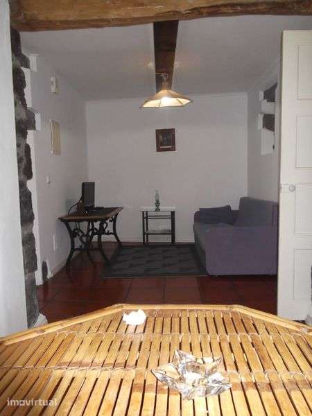 Apartamento T1 Centro Histórico Ponta Delgada (por poucos meses) - Grande imagem: 4/12