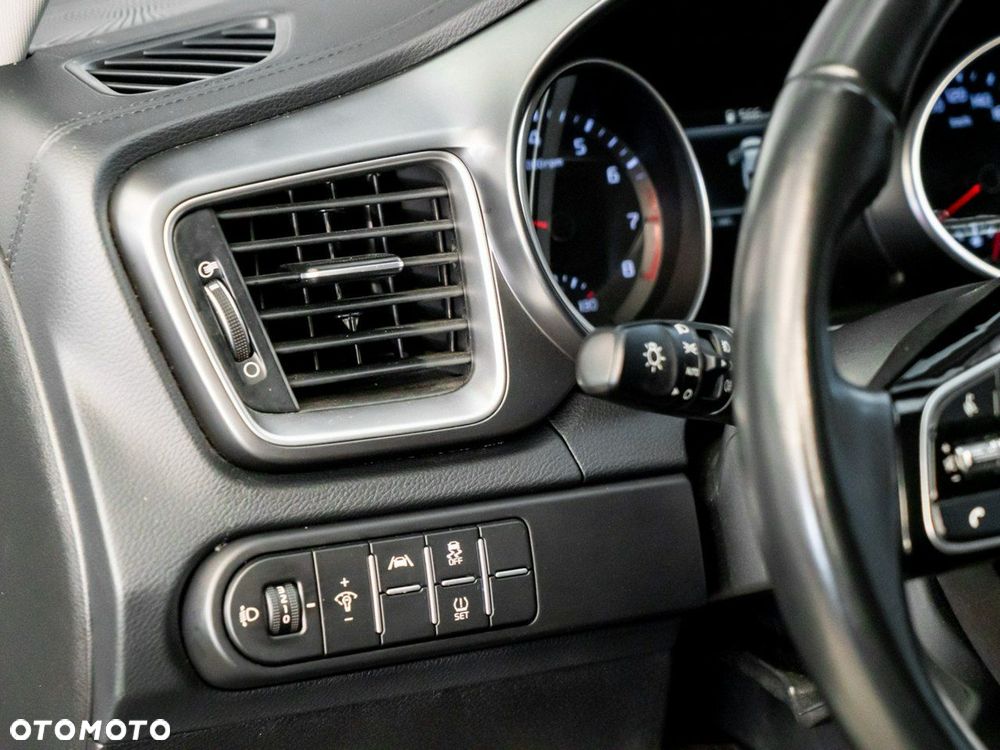 Kia XCeed 1.5 T-GDI M - 23