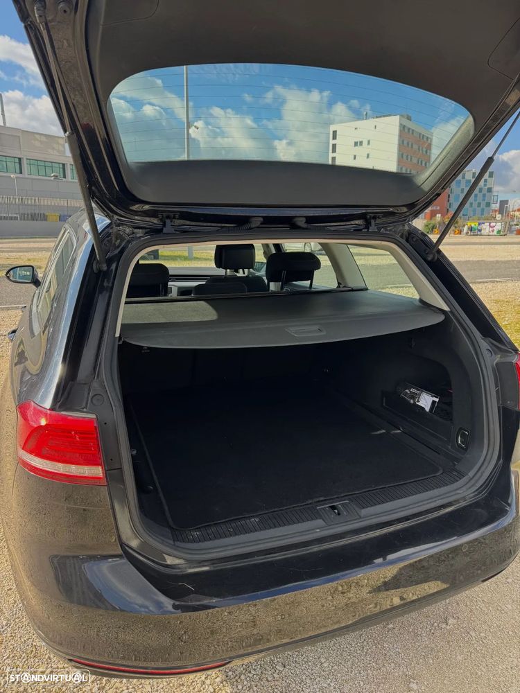 VW Passat Variant 1.6 TDI BlueMotion - 23
