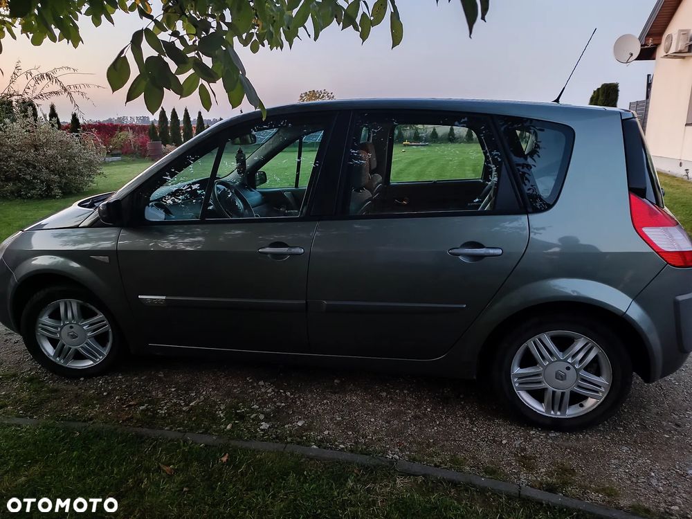 Renault Scenic - 1