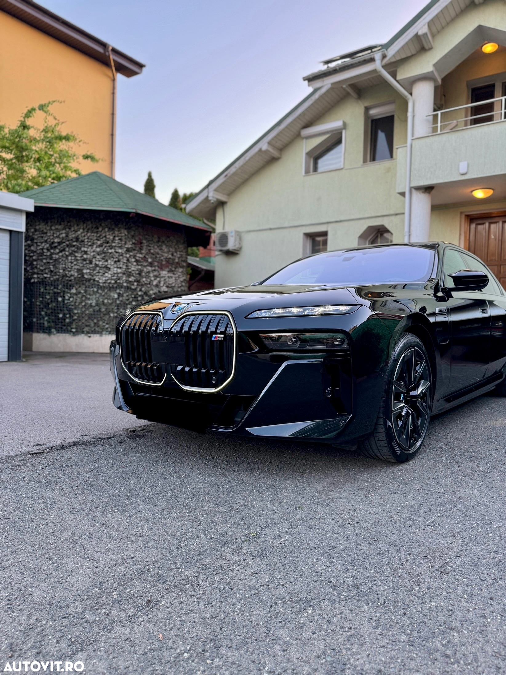 BMW M7 M760e xDrive AT PHEV - 5