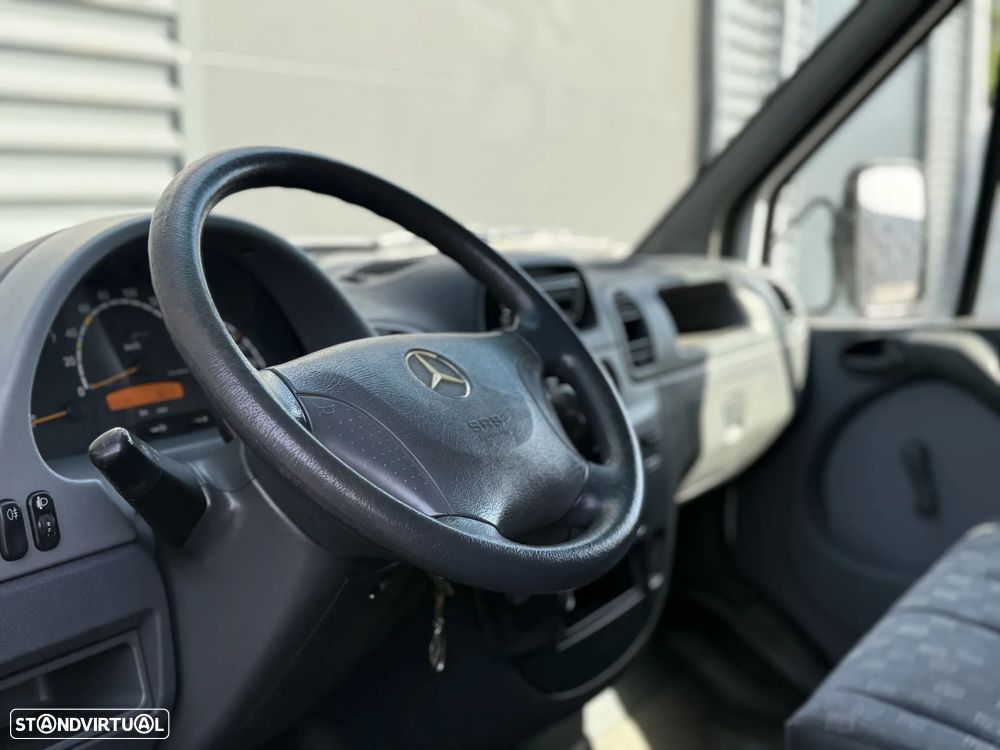 Mercedes-Benz SPRINTER 413 CDI C/ CONTENTOR ALUMÍNIO - 12