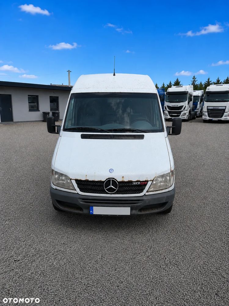 Mercedes-Benz Sprinter - 2