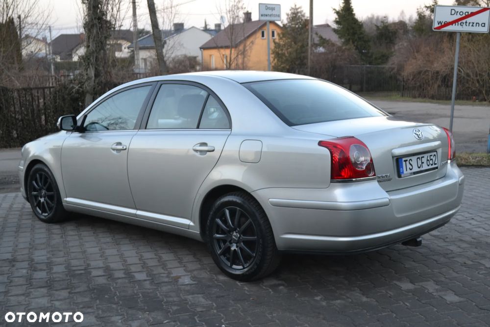 Toyota Avensis 2.0 VVT-i Executive - 7