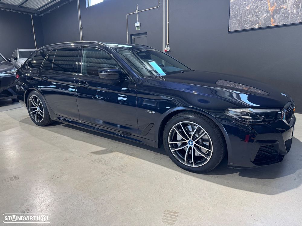 BMW 530 e Pack Desportivo M - 1
