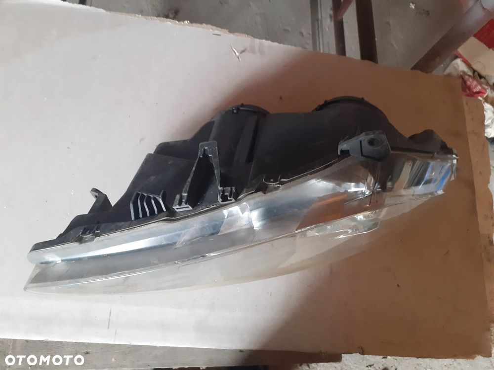 12289 Lampa prawy przód TYC Peugeot 307 SW - 4