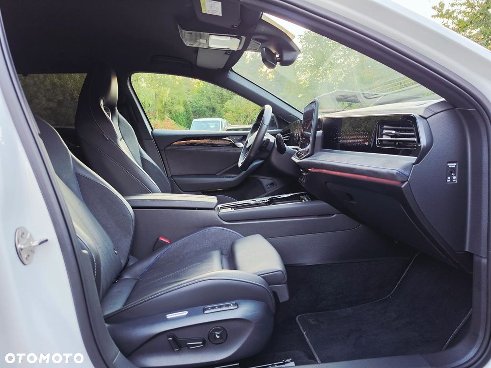 Volkswagen Passat 2.0 TDI SCR 4Mot Style DSG - 19