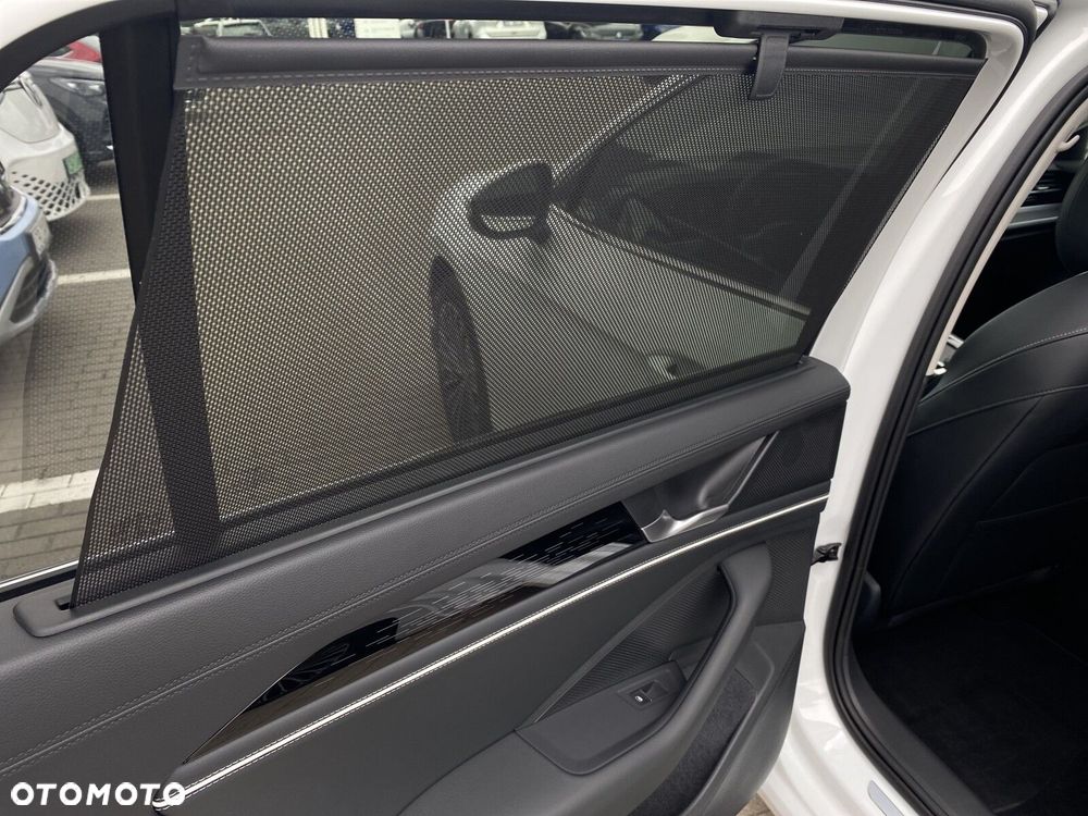 Volkswagen Passat Variant 2.0 TDI SCR 4Mot Elegance DSG - 32
