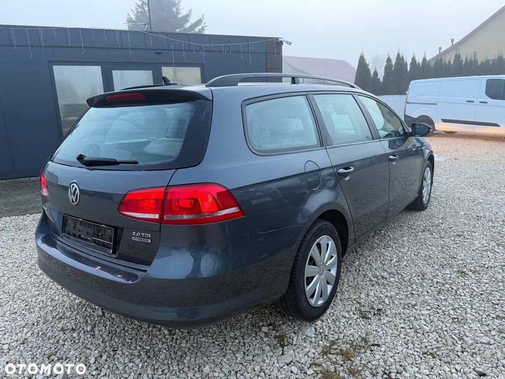 Volkswagen Passat - 4