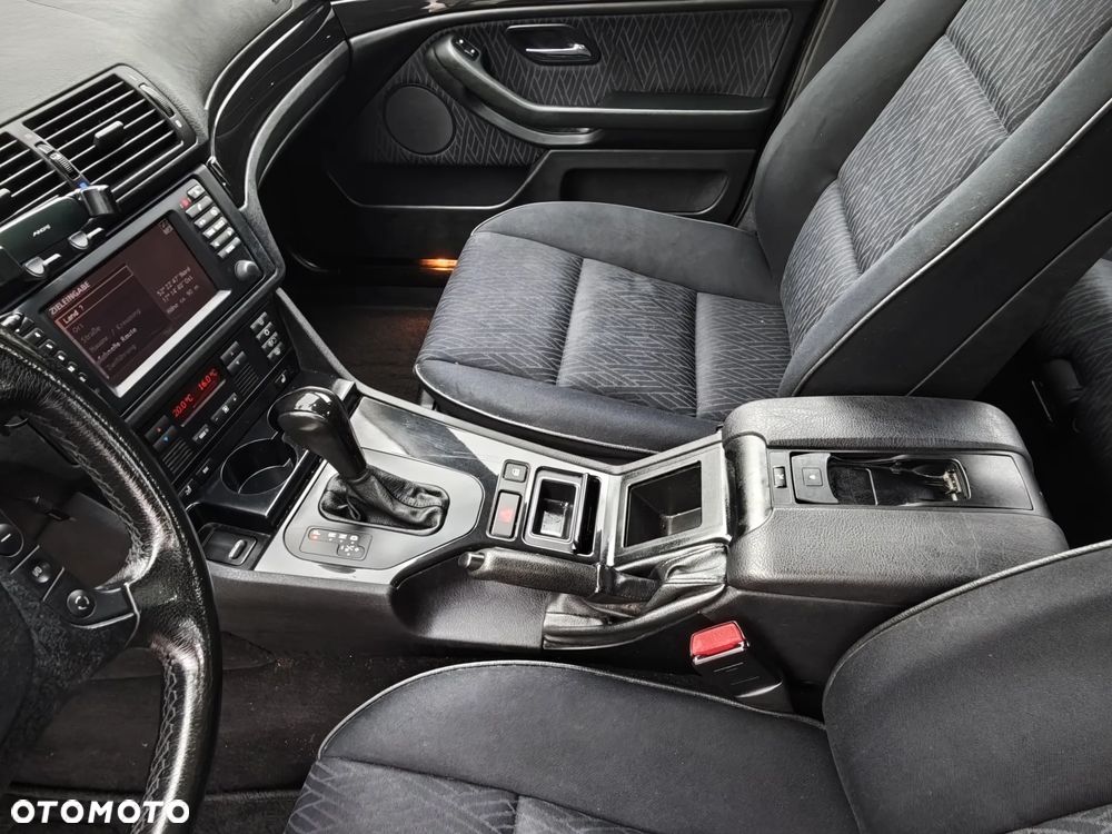 BMW Seria 5 - 25