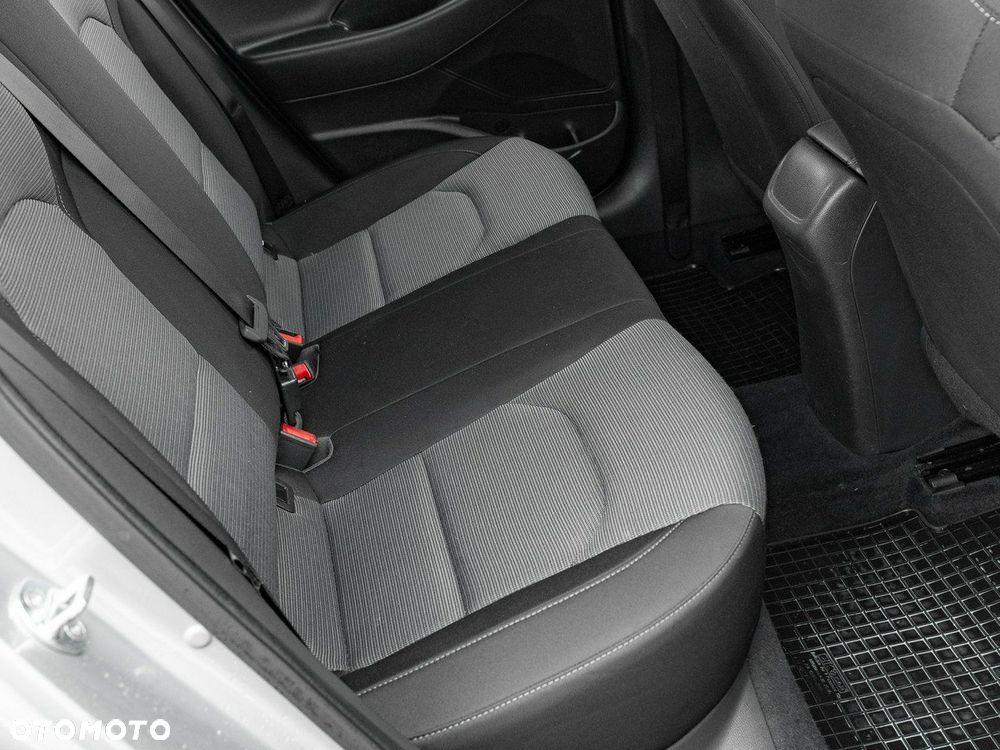 Hyundai i30 1.5 DPI Classic + - 27