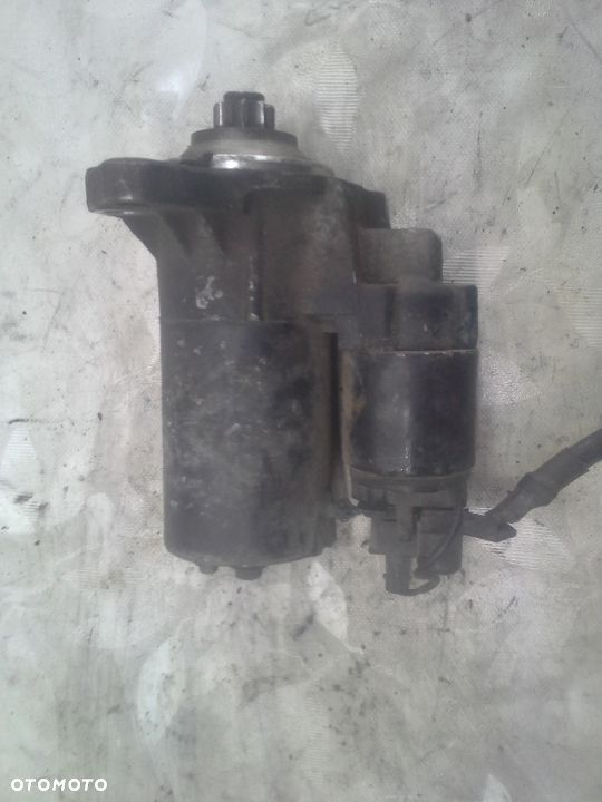 Volkswagen Golf Bora 1.6 rozrusznik - 3