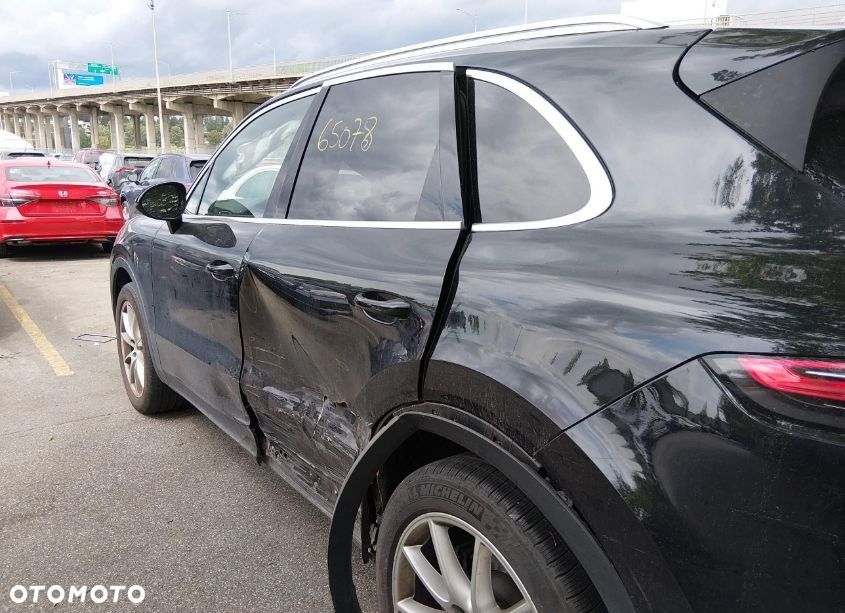 Porsche Cayenne Tiptronic S - 9