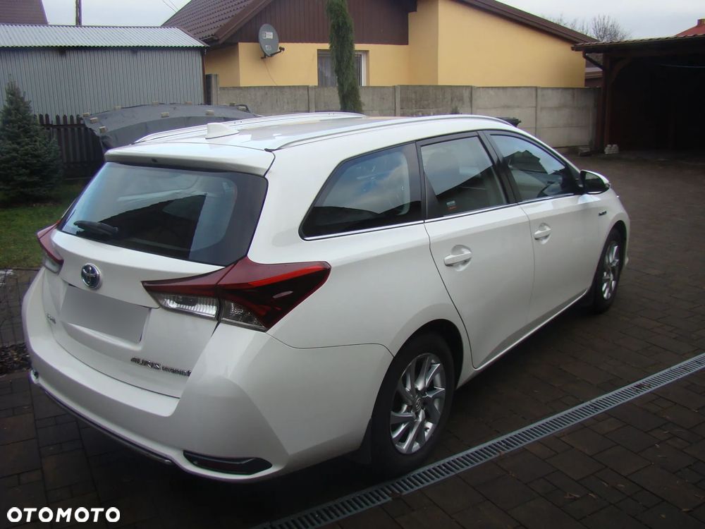 Toyota Auris - 5