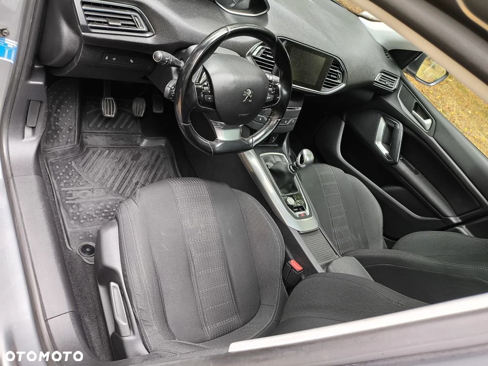 Peugeot 308 - 5