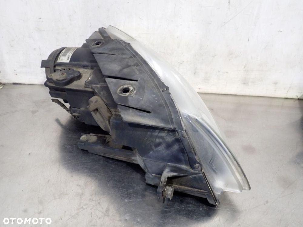 LAMPA LEWA PRZEDNIA VOLKSWAGEN PASSAT B6 - 6