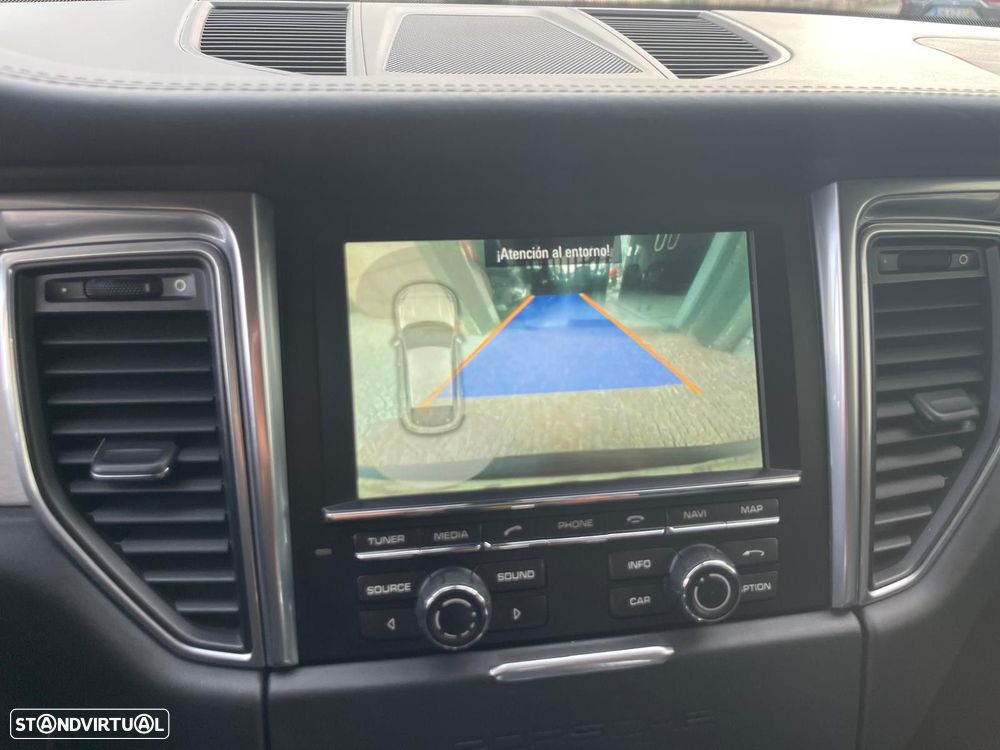 Porsche Macan Turbo PDK - 21