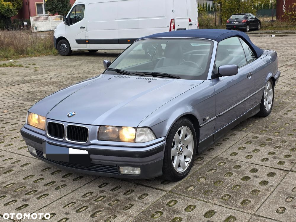 BMW Seria 3 325i - 8