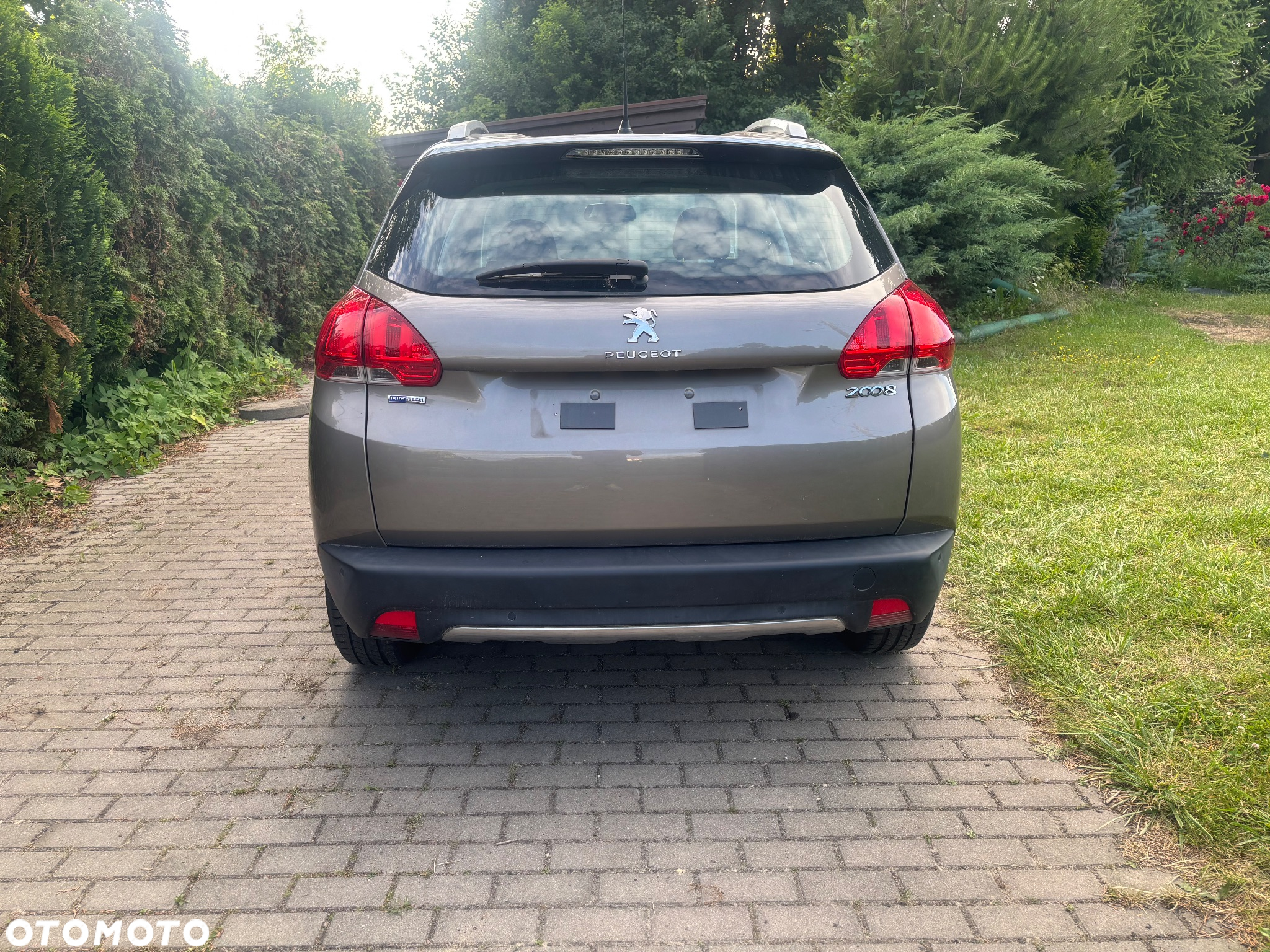 Peugeot 2008 1.2 Pure Tech Active S&S - 10