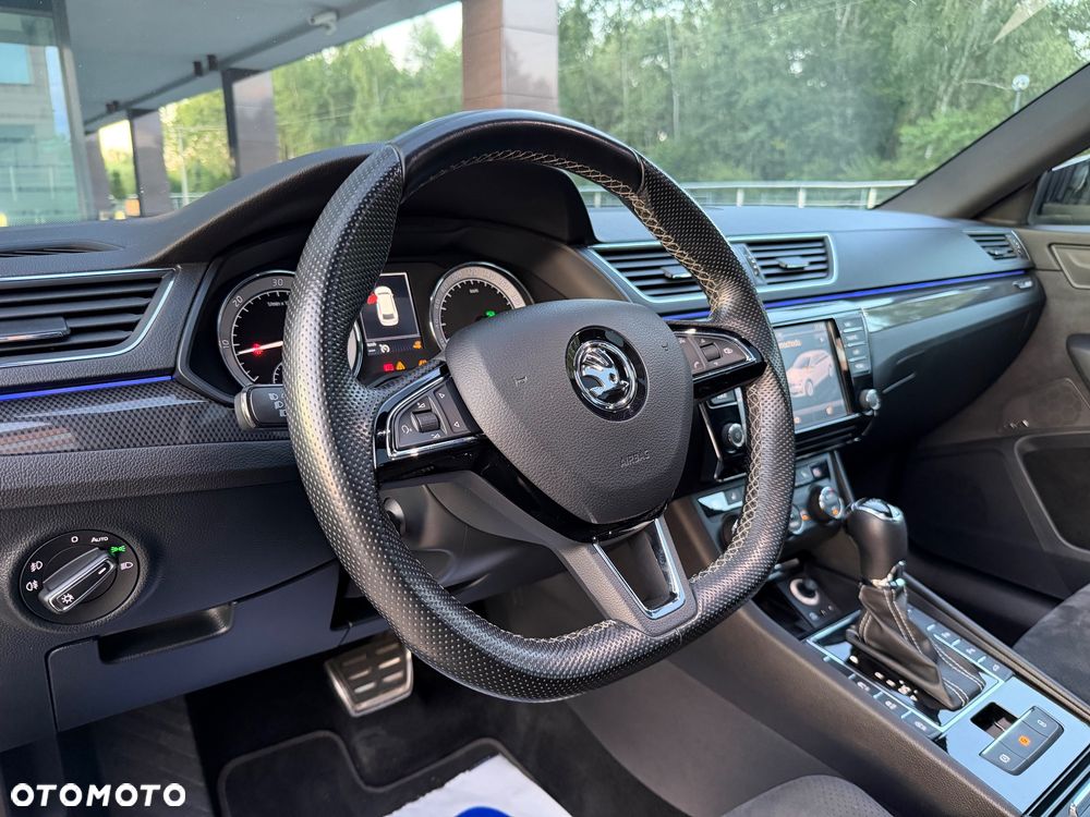Skoda Superb 2.0 TDI Sportline DSG - 31