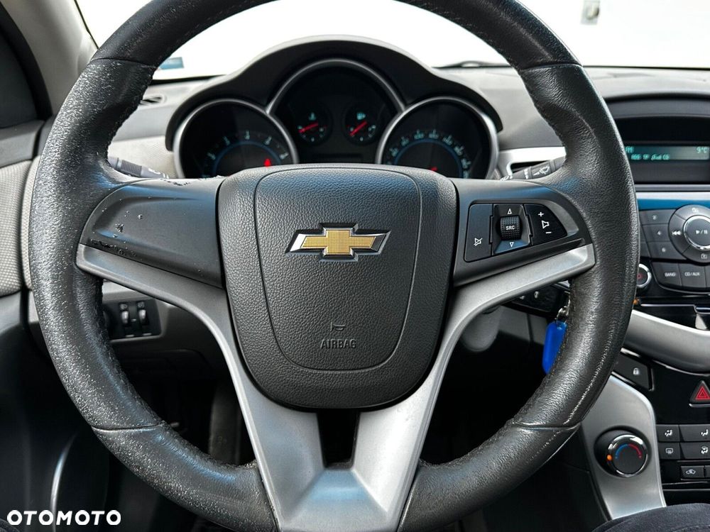 Chevrolet Cruze 1.6 LS - 8