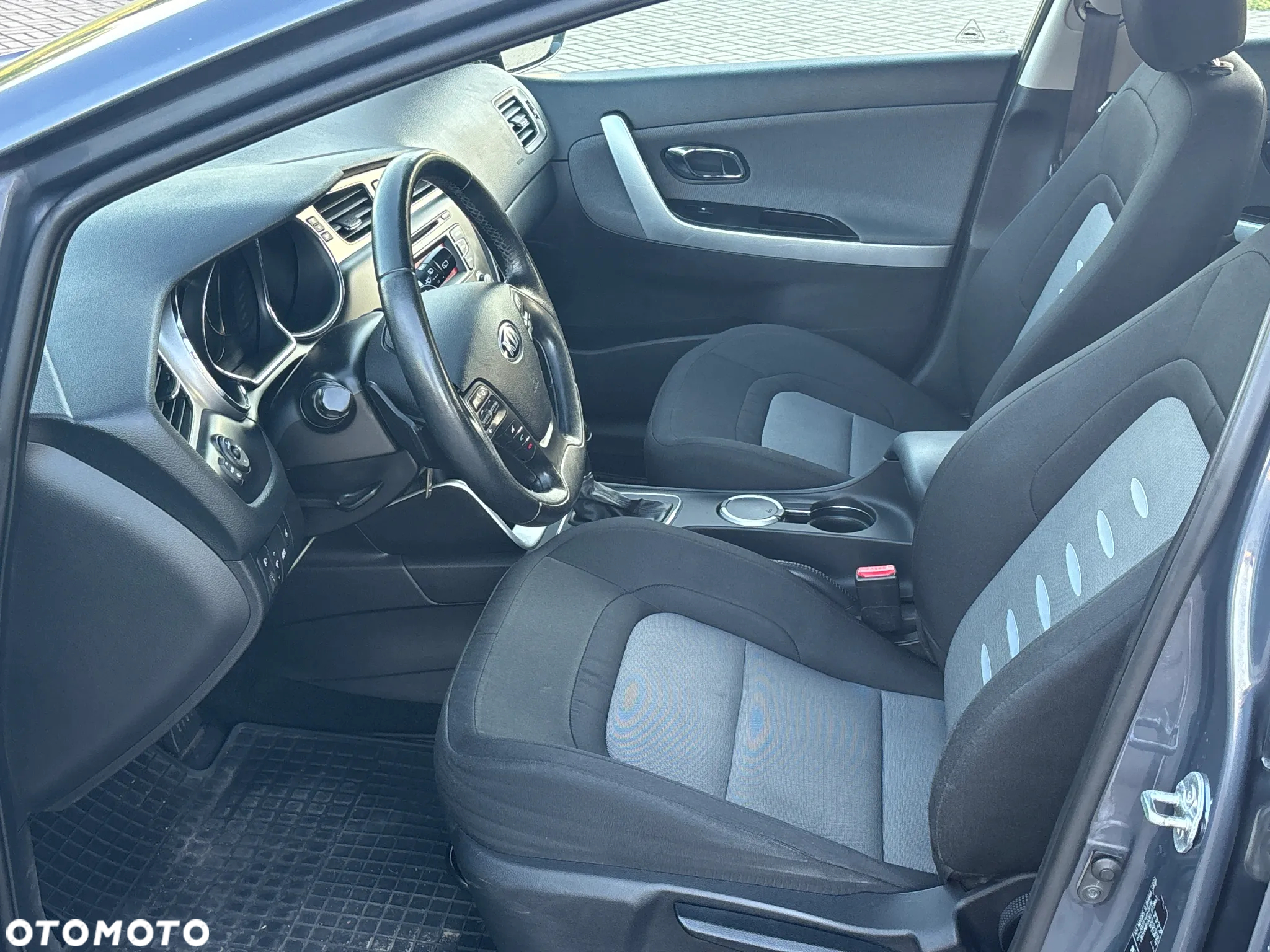 Kia Ceed 1.6 GDI DCT Platinum Edition - 18