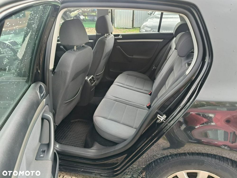 Volkswagen Golf - 11