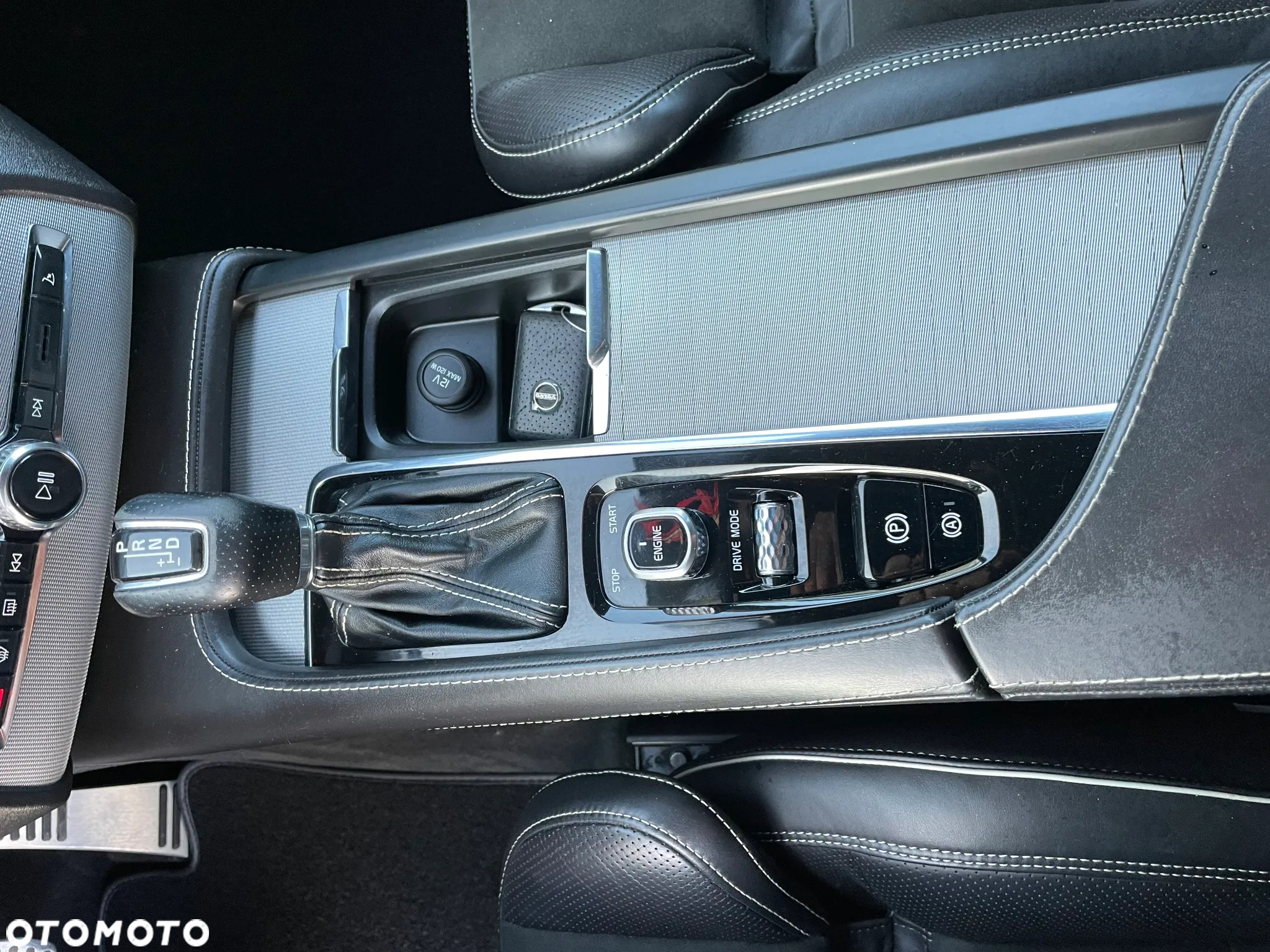 Volvo XC 90 D5 AWD R-Design - 24