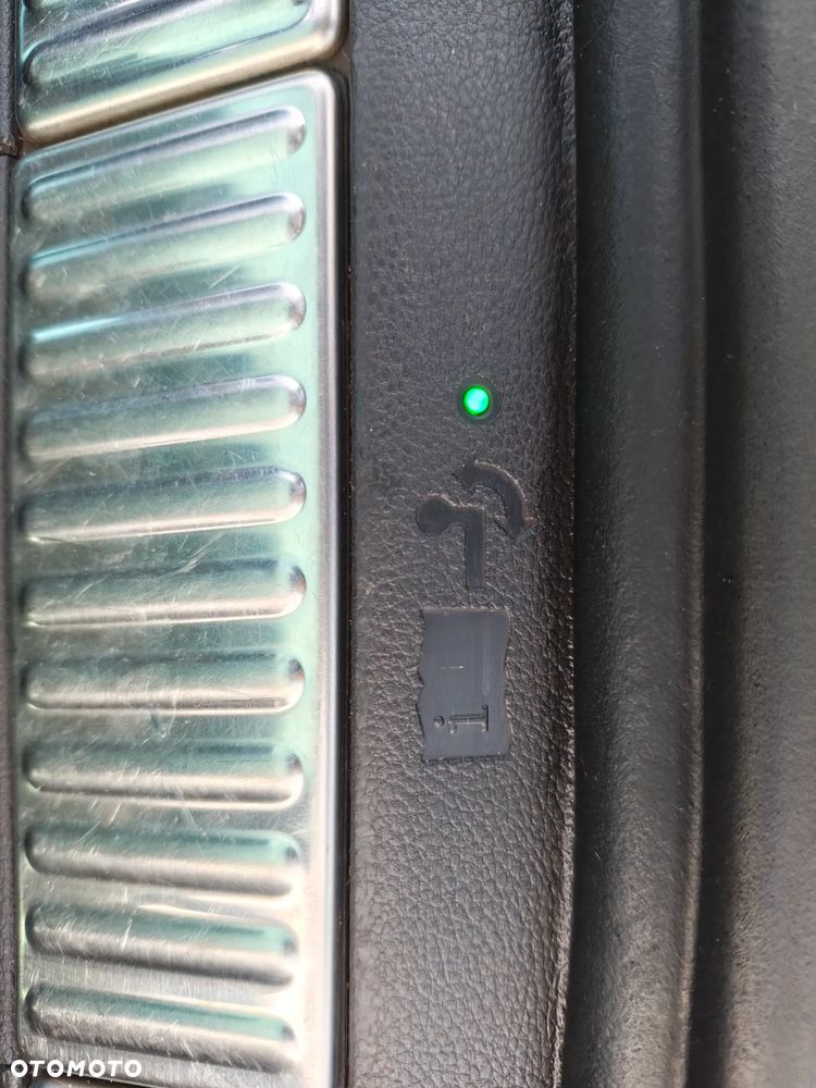 Skoda Superb 2.0 TDI SCR Style DSG - 20