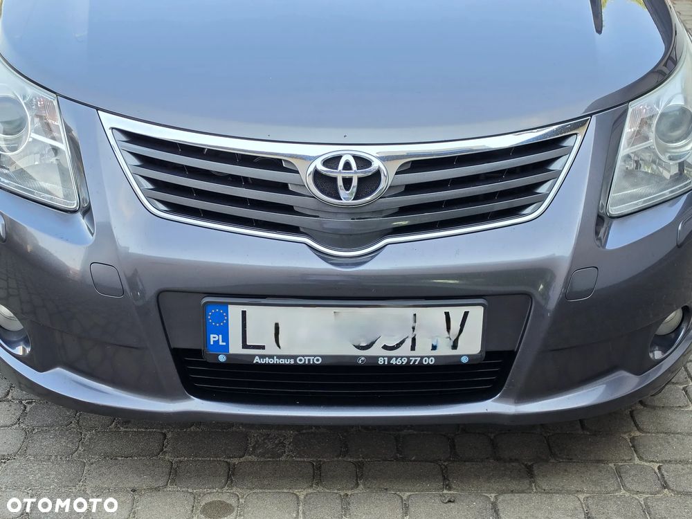Toyota Avensis 2.0 D-4D - 18