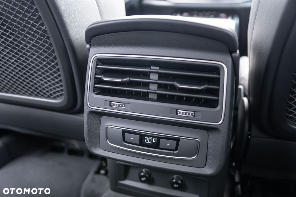 Audi Q7 60 TFSI e PHEV Quattro S Line Tiptr - 15