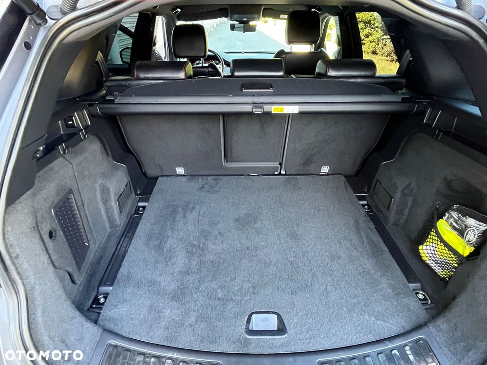 Land Rover Discovery Sport 2.0 D200 mHEV R-Dynamic SE - 38