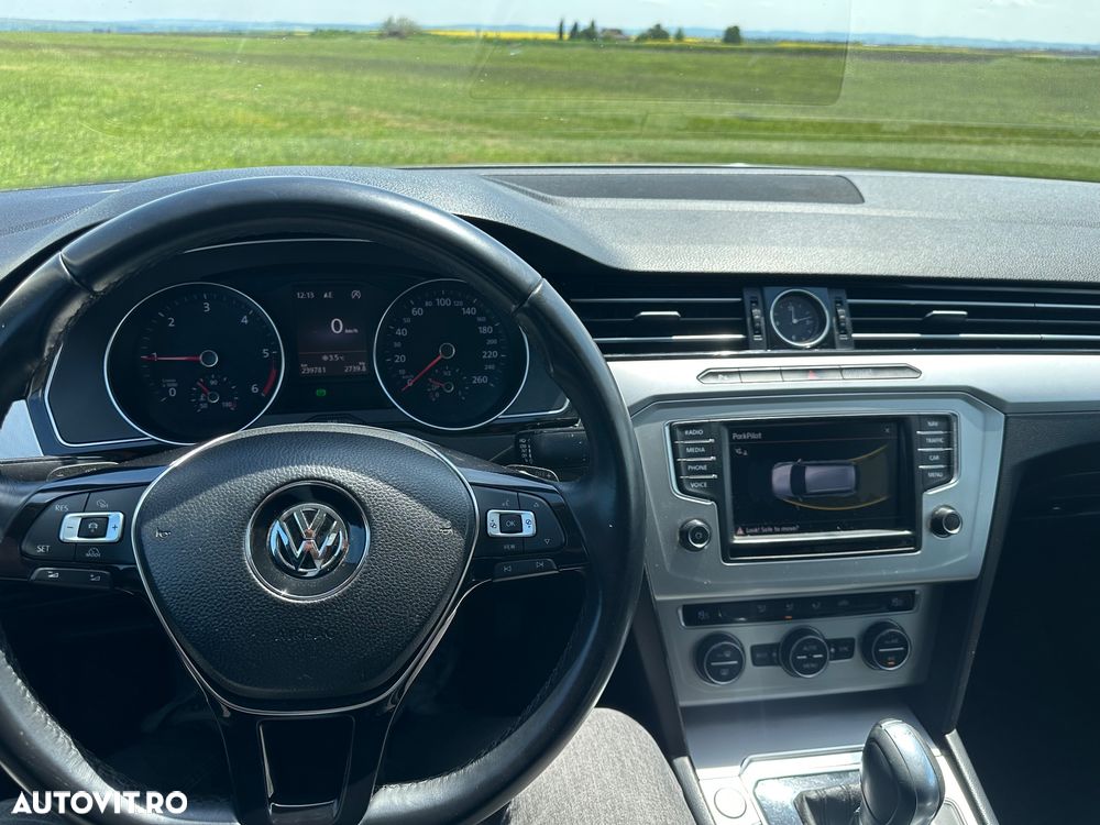 Volkswagen Passat 2.0 TDI DSG Comfortline - 12