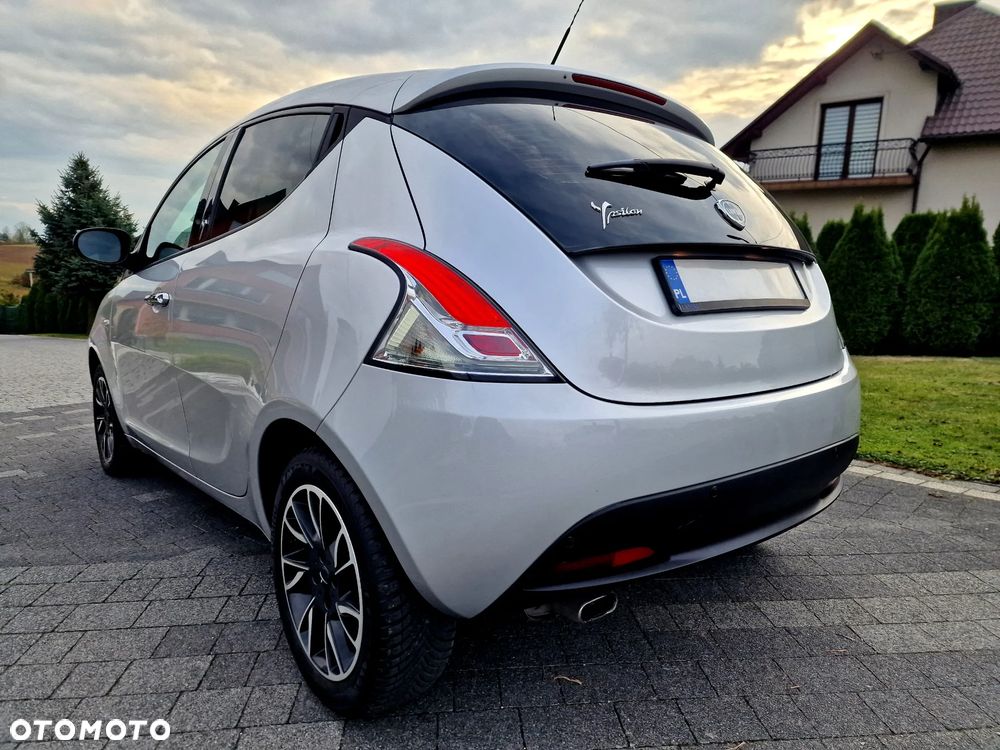 Lancia Ypsilon