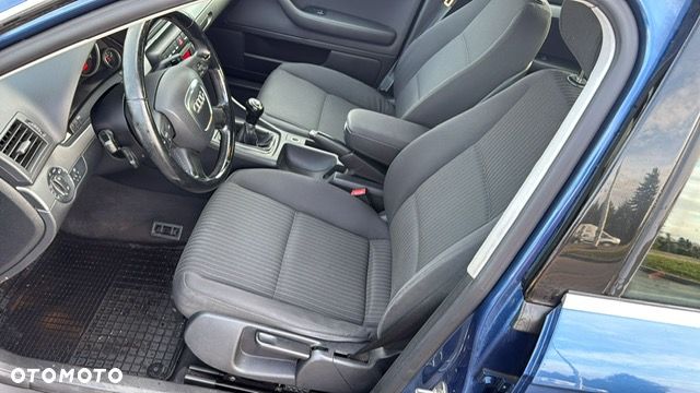 Audi A4 Avant 2.0 TDI - 12