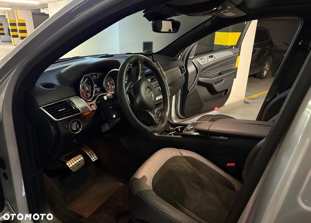 Mercedes-Benz GLE 350 d 4Matic 9G-TRONIC AMG Line - 13
