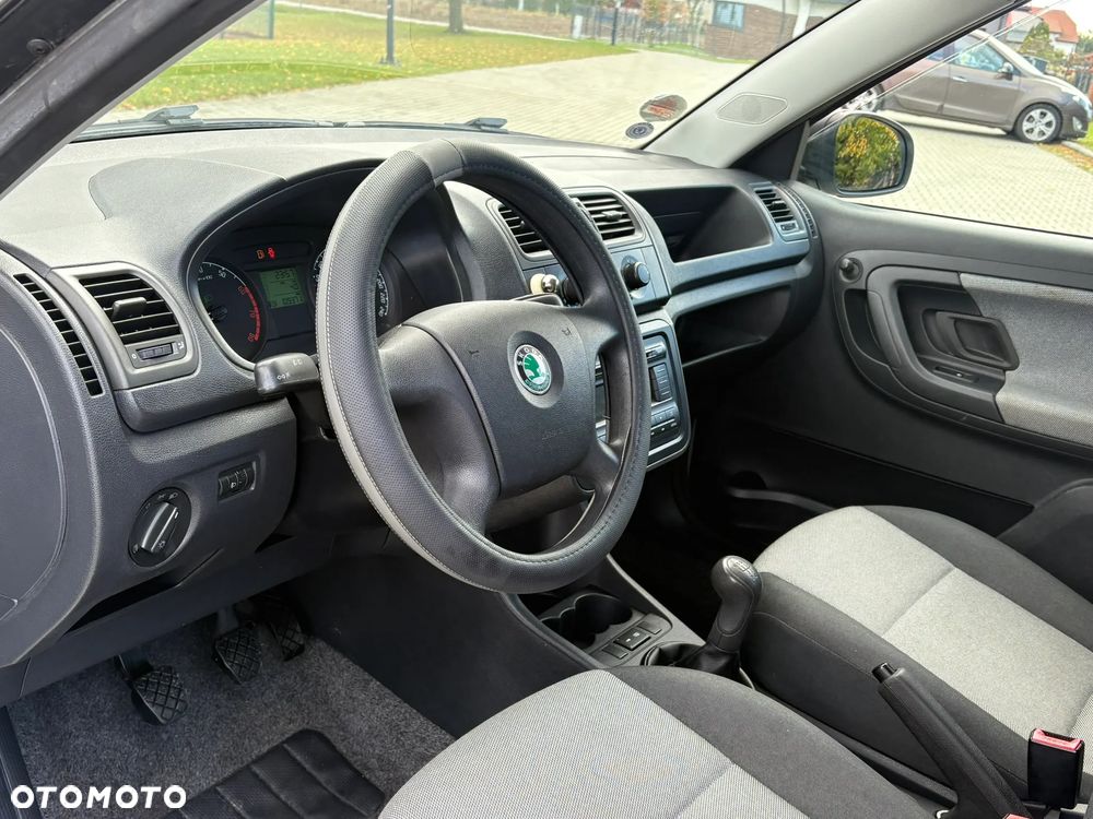 Skoda Fabia ver-1-2-12v-active - 9